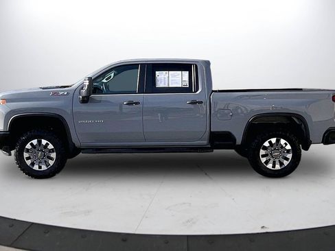 Used 2024 Chevrolet Silverado 2500 Custom w/ Custom Convenience Package image 6