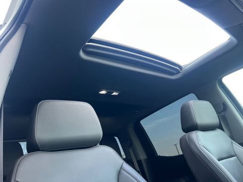 Used 2021 Chevrolet Silverado 1500 LTZ w/ Z71 Off-Road Package image 20