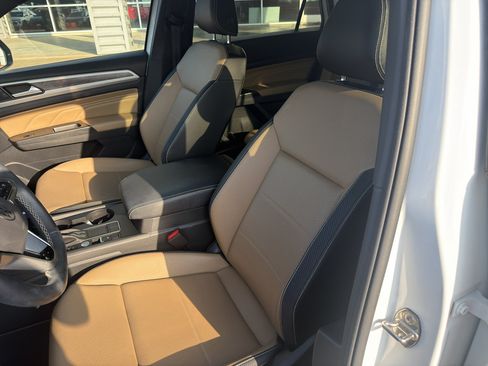 Used 2021 Volkswagen Atlas Cross Sport SE FWD image 22