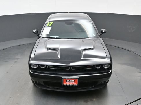 Used 2017 Dodge Challenger R/T image 36