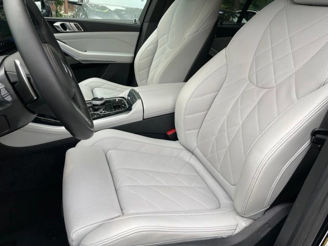 Certified 2024 BMW X5 xDrive50e w/ Executive Package AWD/4WD image 6