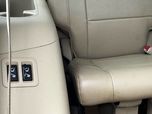 Used 2011 Nissan Armada Platinum image 22