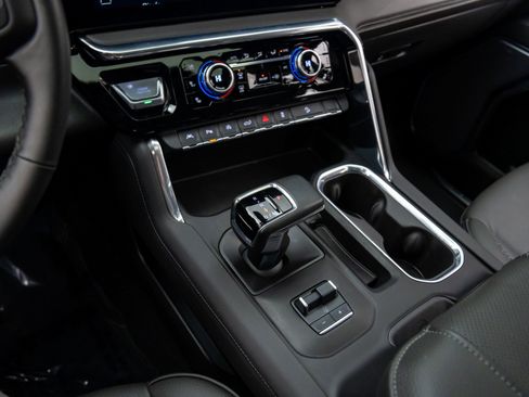 Used 2025 GMC Sierra 1500 Denali w/ Denali Reserve Package image 20