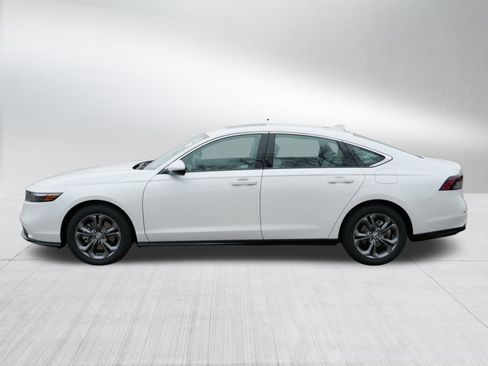 Certified 2025 Honda Accord EX-L image 4