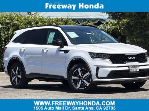 Used 2023 Kia Sorento S w/ Panoramic Sunroof Package FWD image 1