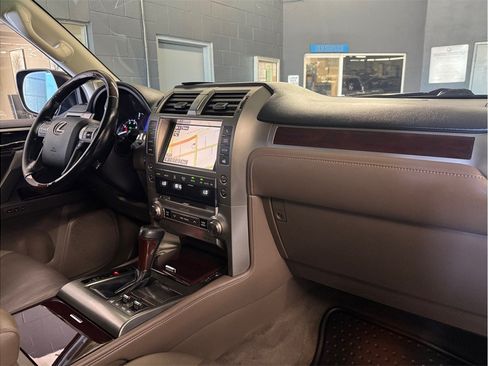 Used 2017 Lexus GX 460 Premium w/ Premium Package AWD/4WD image 26