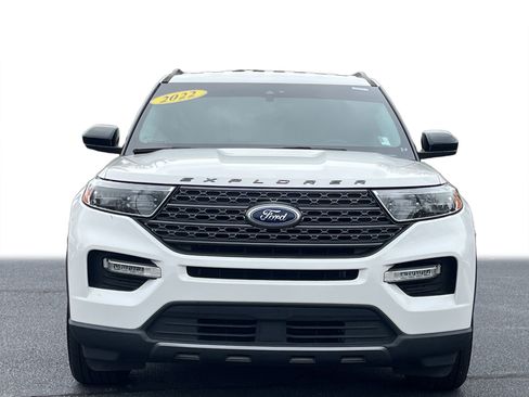 Used 2022 Ford Explorer XLT w/ Equipment Group 202A image 30