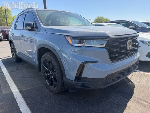 Used 2025 Honda Pilot Black Edition image 5