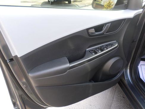 Used 2020 Hyundai Kona SE w/ Cargo Package image 36