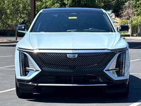 Used 2024 Cadillac Lyriq Tech RWD image 7