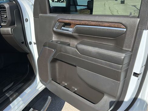Used 2024 GMC Sierra 2500 SLE w/ SLE Convenience Package image 10