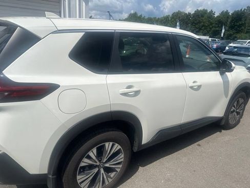 Used 2023 Nissan Rogue SV AWD/4WD image 7