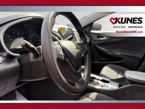 Used 2025 Chevrolet Malibu LT FWD image 23