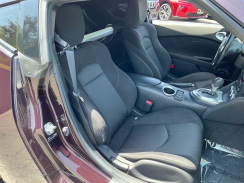 Used 2016 Nissan 370Z Coupe RWD image 17