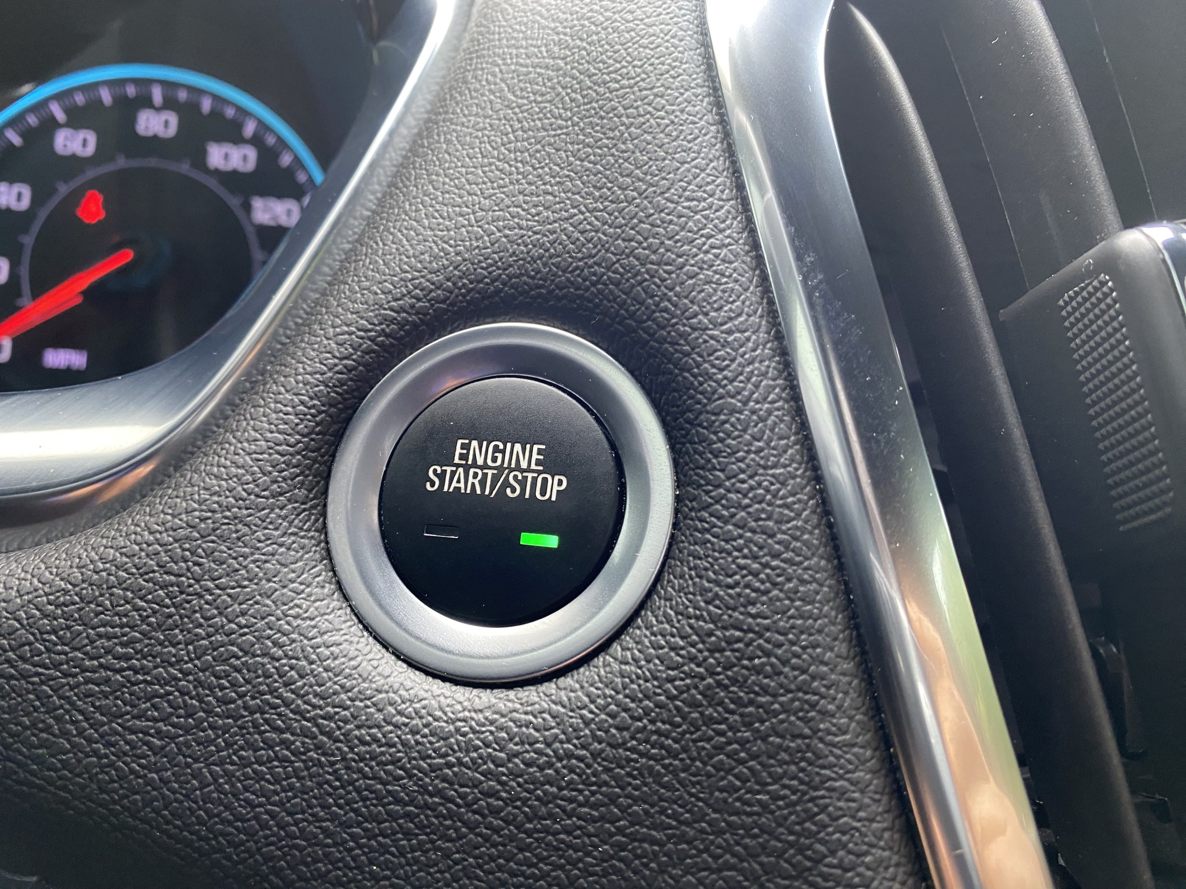 Used 2023 Chevrolet Traverse LT FWD image 25