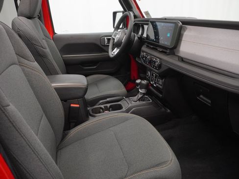 Used 2025 Jeep Wrangler Unlimited Sahara w/ Safety Group AWD/4WD image 47