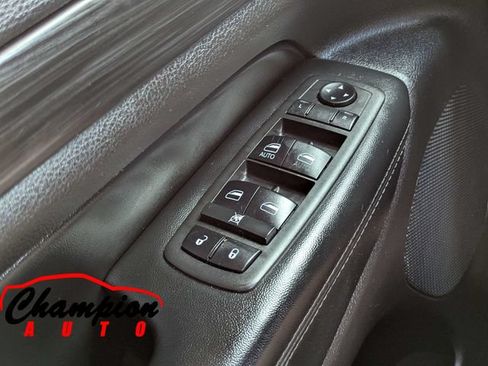 Used 2019 Jeep Grand Cherokee Altitude RWD image 29
