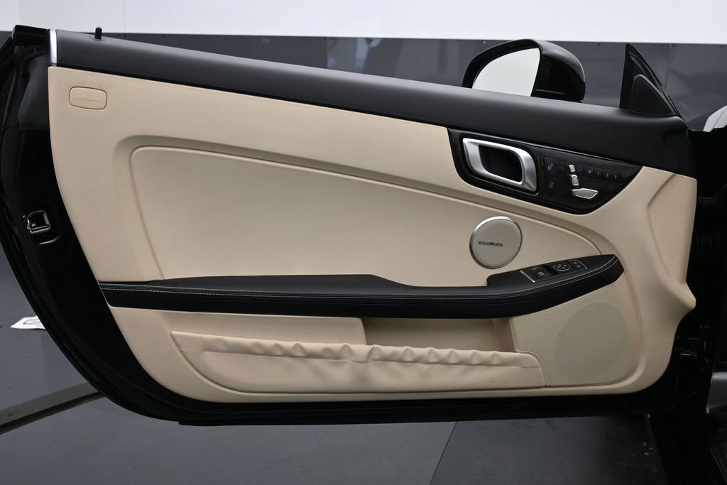 Used 2017 Mercedes-Benz SLC 300 image 11