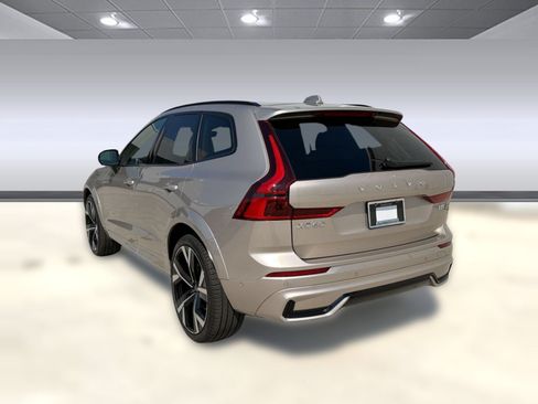 Certified 2026 Volvo XC60 B5 Ultra w/ Climate Package AWD/4WD image 3
