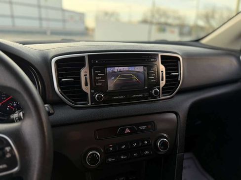 Used 2019 Kia Sportage LX AWD/4WD image 15
