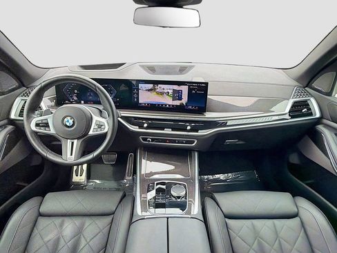 Certified 2026 BMW X5 M60i AWD/4WD image 17