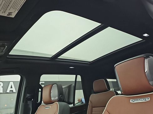Certified 2023 GMC Yukon Denali Ultimate image 8