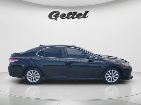 Used 2019 Toyota Camry LE w/ Convenience Package FWD image 4