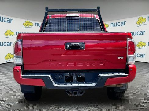 Used 2021 Toyota Tacoma TRD Off-Road w/ Technology Package AWD/4WD image 6
