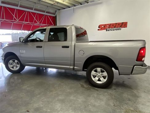 Used 2022 RAM 1500 Classic SLT image 6