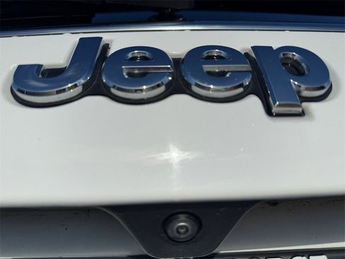 Certified 2024 Jeep Compass Limited image 17