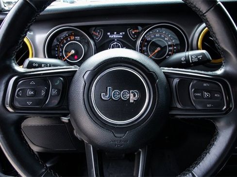 Used 2022 Jeep Gladiator Willys image 16