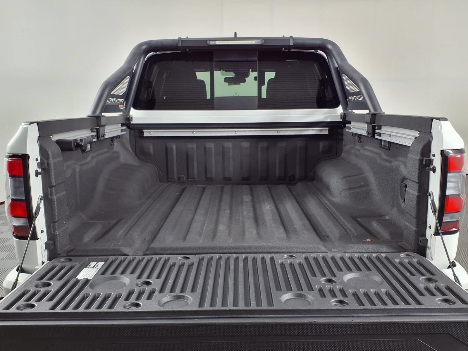 Used 2023 Nissan Frontier PRO-4X w/ Pro Convenience Package AWD/4WD image 14