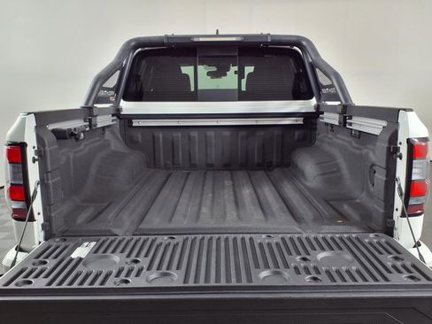 Used 2023 Nissan Frontier PRO-4X w/ Pro Convenience Package AWD/4WD image 14