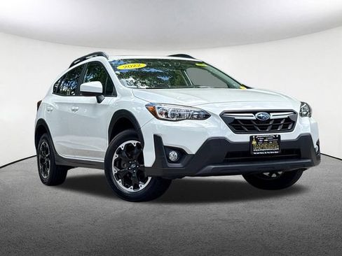 Certified 2022 Subaru Crosstrek 2.0i Premium w/ Moonroof Package AWD/4WD image 3