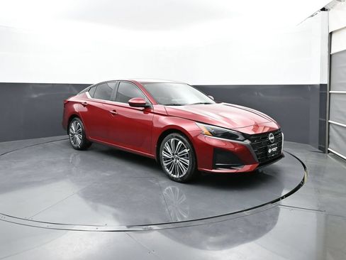 New 2026 Nissan Altima 2.5 SV w/ SV Premium Package AWD/4WD image 3