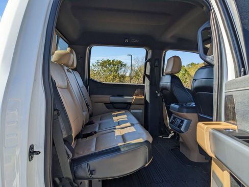 Used 2023 Ford F250 Lariat w/ Chrome Package image 48