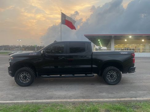 Used 2021 Chevrolet Silverado 1500 LT Trail Boss w/ Convenience Package II image 4