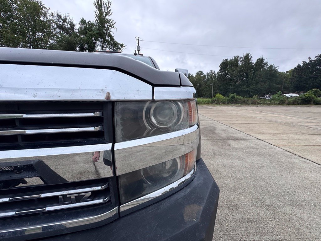 Used 2015 Chevrolet Silverado 3500 LTZ w/ Duramax Plus Package AWD/4WD image 17