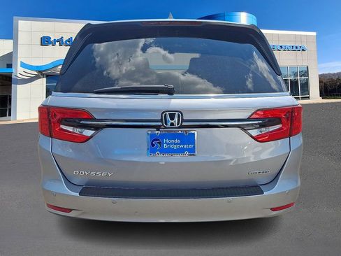 Used 2024 Honda Odyssey Touring image 5