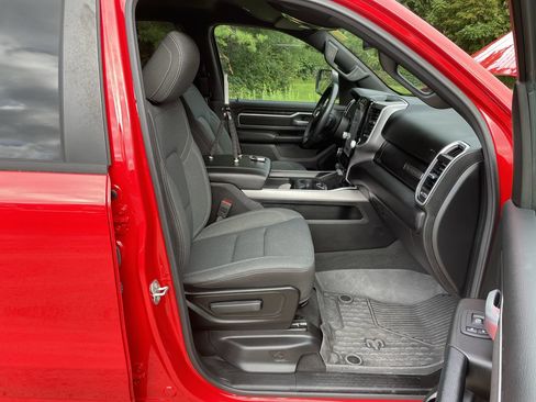 Used 2023 RAM 1500 Big Horn AWD/4WD image 40