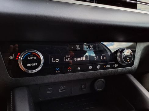 Used 2022 Mitsubishi Outlander SEL image 8