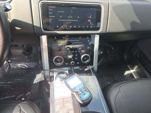 Used 2019 Land Rover Range Rover Supercharged image 7