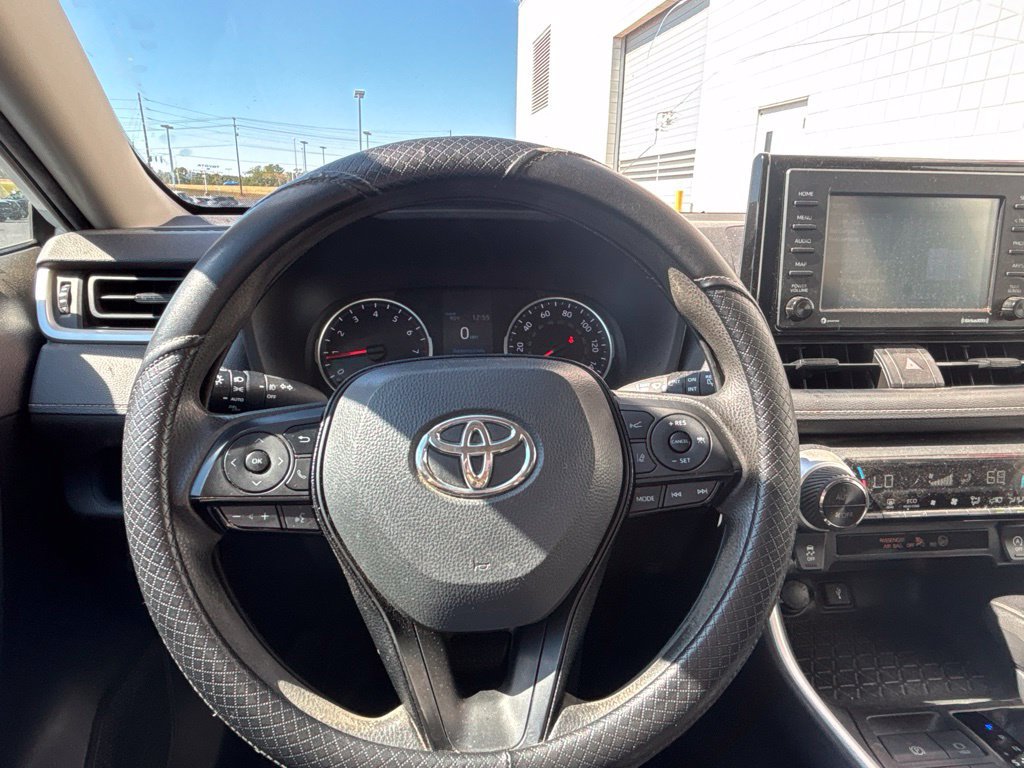Used 2021 Toyota RAV4 XLE FWD image 19