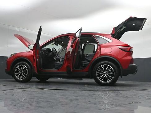 Used 2025 Ford Escape SE FWD image 58