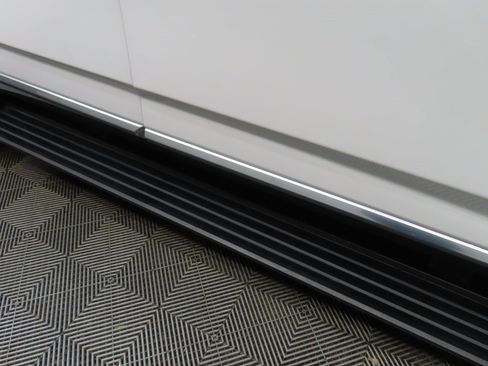 Used 2025 GMC Yukon Denali image 55