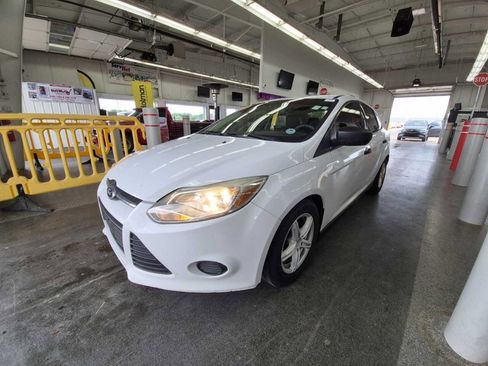 Used 2014 Ford Focus S FWD image 1