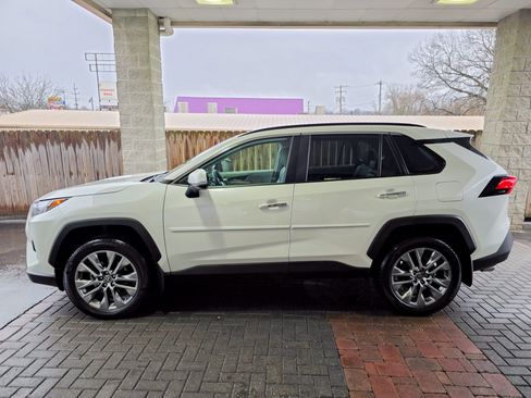 Used 2022 Toyota RAV4 Limited image 13