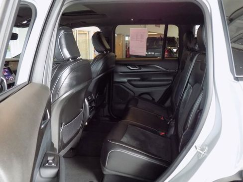 Certified 2023 Jeep Grand Cherokee Altitude image 24