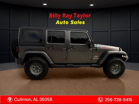 Used 2016 Jeep Wrangler Unlimited Sahara w/ Connectivity Group image 5
