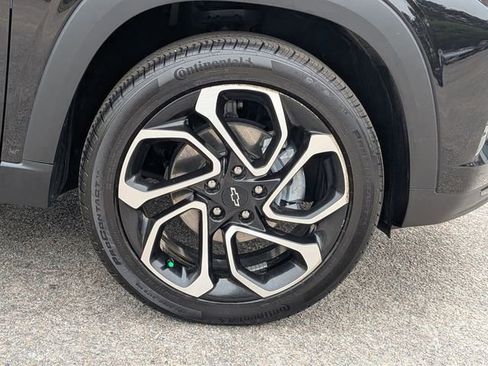 Used 2025 Chevrolet Trax RS w/ Driver Confidence Package FWD image 11